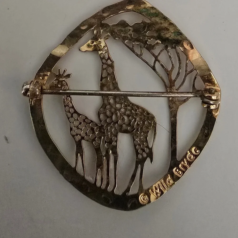 Wild Bryde Giraffe Family Safari Gold Tone Hammered Openwork Brooch Pin‎
